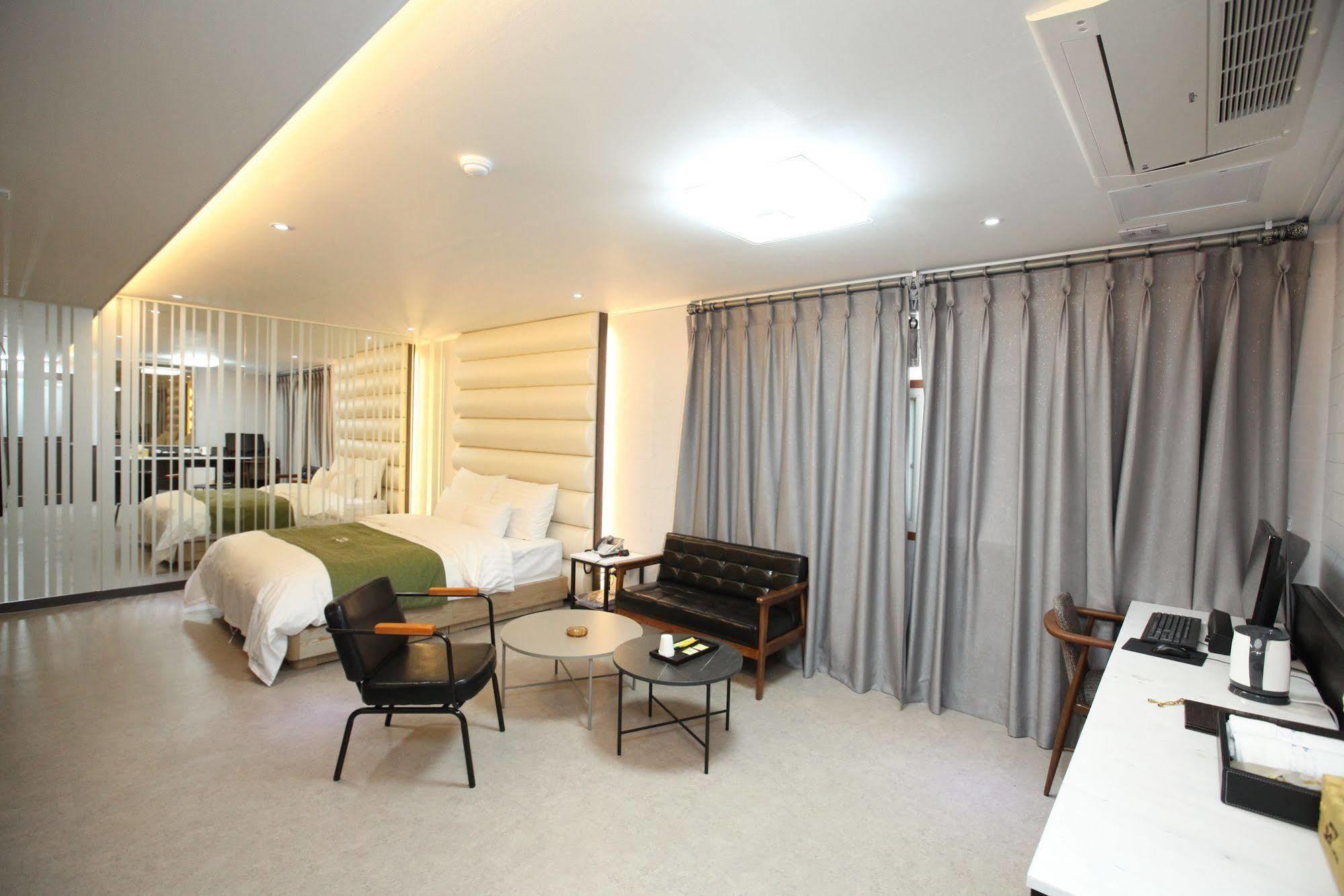 Hotel 500Th Mokpo Eksteriør bilde