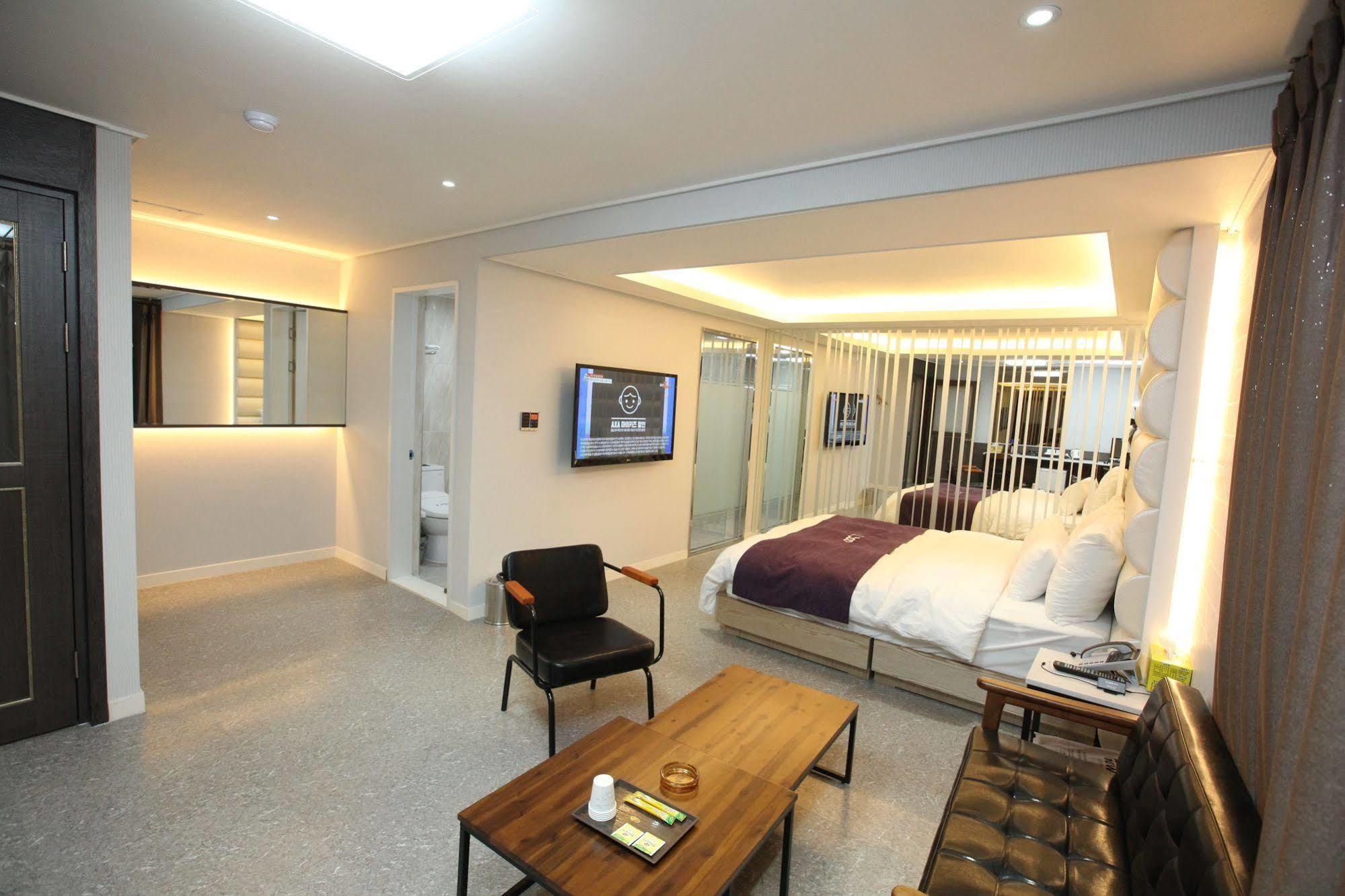 Hotel 500Th Mokpo Eksteriør bilde